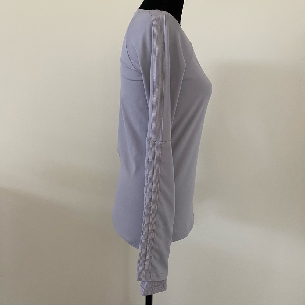 Fabletics Women’s Light Grey Crew Neck Sweatshirt - image 6